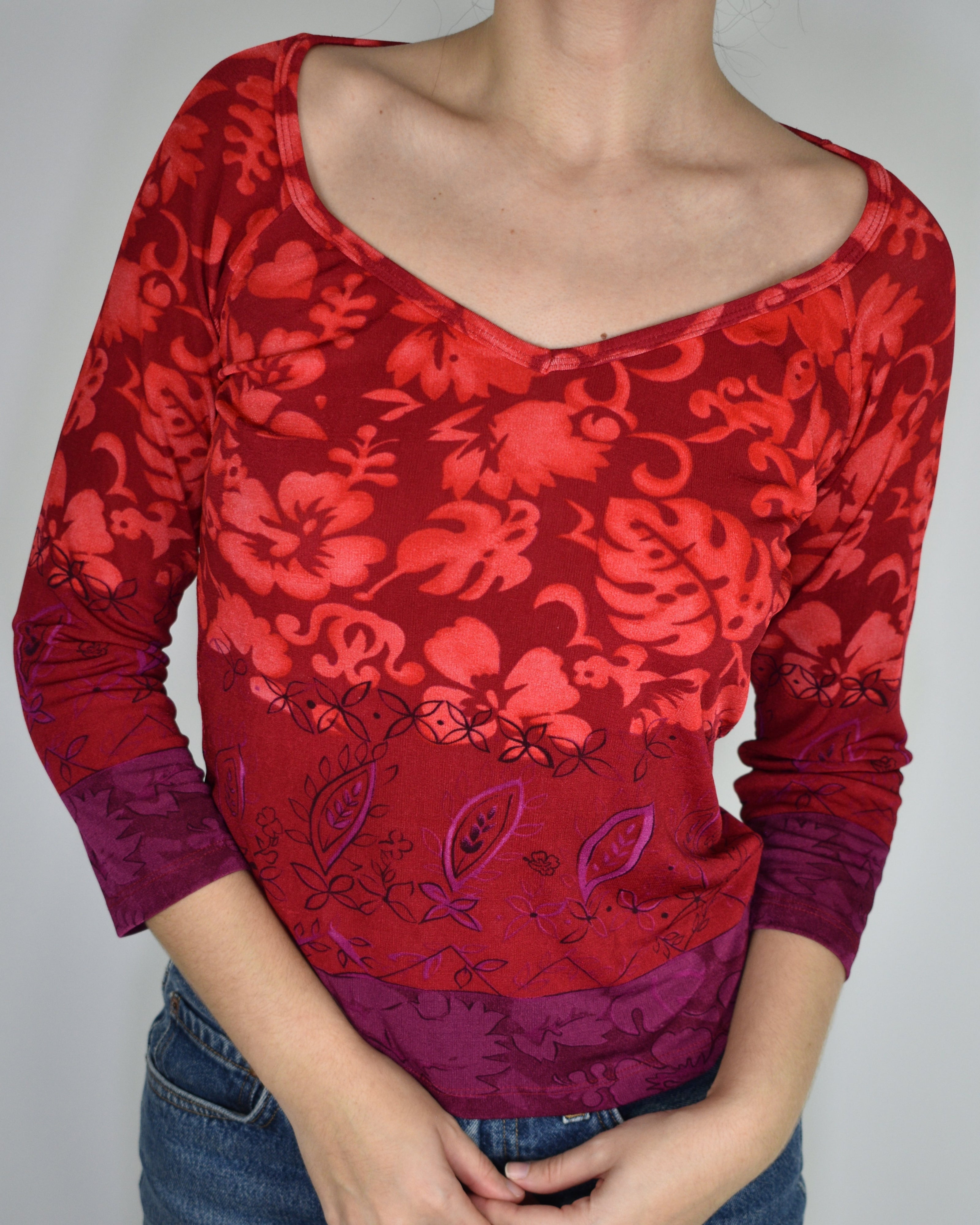 Hawaiin Red V-neck 3/4 Sleeve
